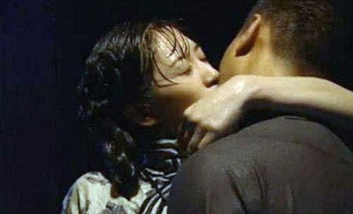 吃瓜不吃瓜吻戏,吻戏背后的情感纠葛