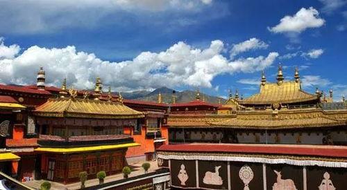 拉萨大昭寺吃瓜事件,一场意外的文化交流风波