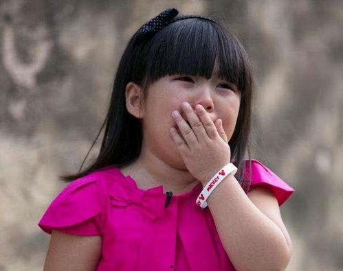 吃瓜歪嘴女孩图片,网络红人的独特魅力