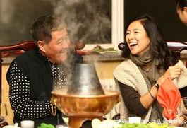 围炉吃瓜看直播,共享欢乐时光